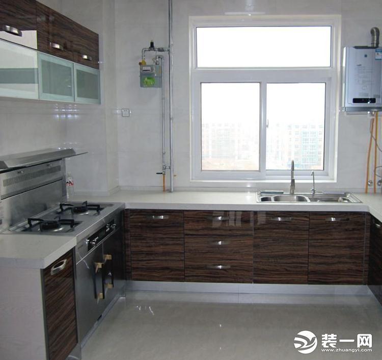 厨房一体集成灶优点和缺点_集成灶厨房橱柜一体_集成一体灶台