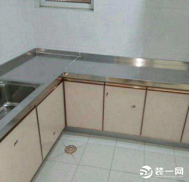 橱柜定制尺寸初步怎么量的_橱柜定制尺寸怎么算_定制橱柜尺寸